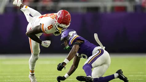 NFL puts Chiefs receiver Justyn Ross on exempt list amid misdemeanor charge of domestic battery